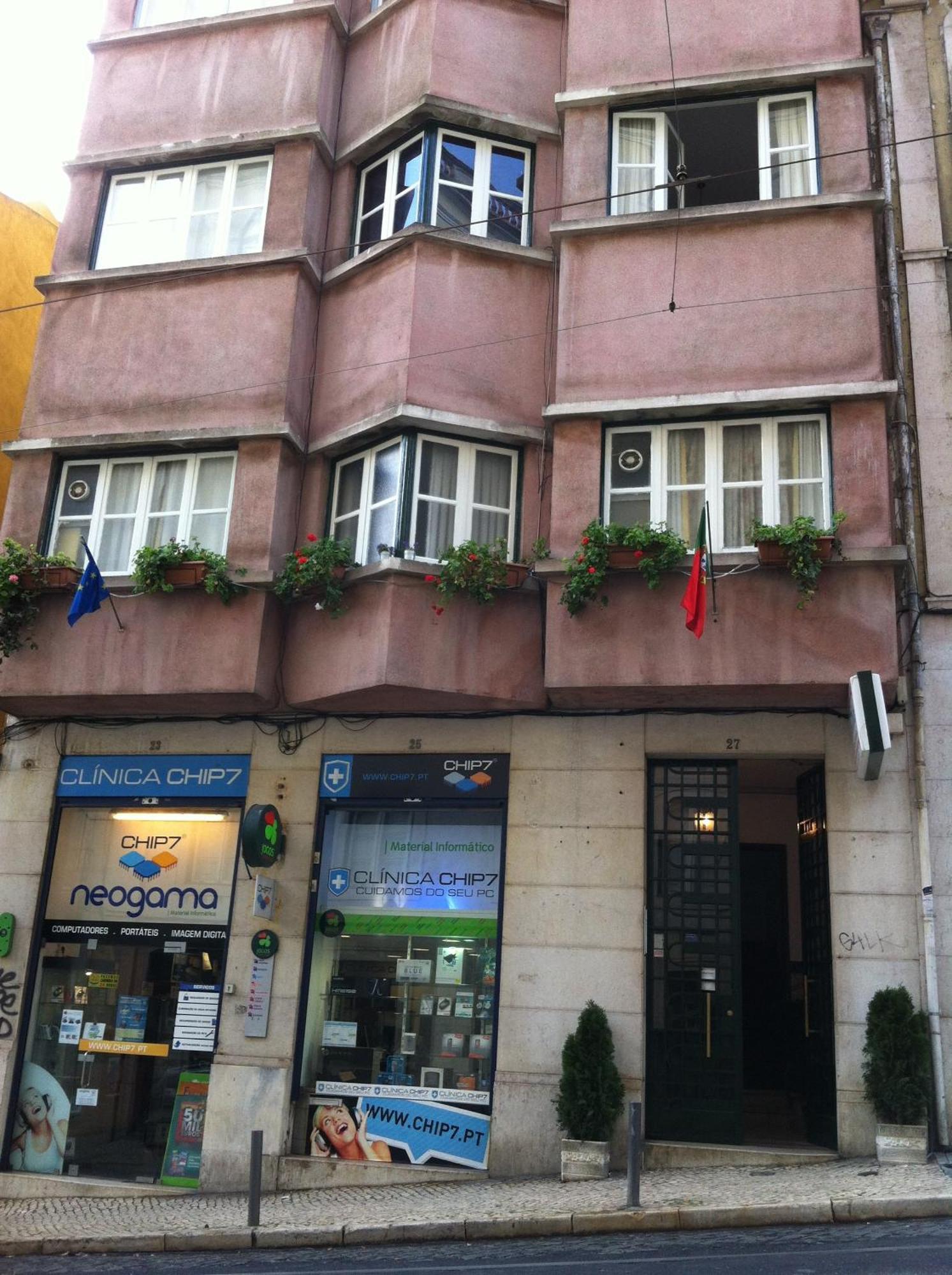 Hotel Residencial Valentina Lissabon Exterior foto The headquarters of the party in Madrid