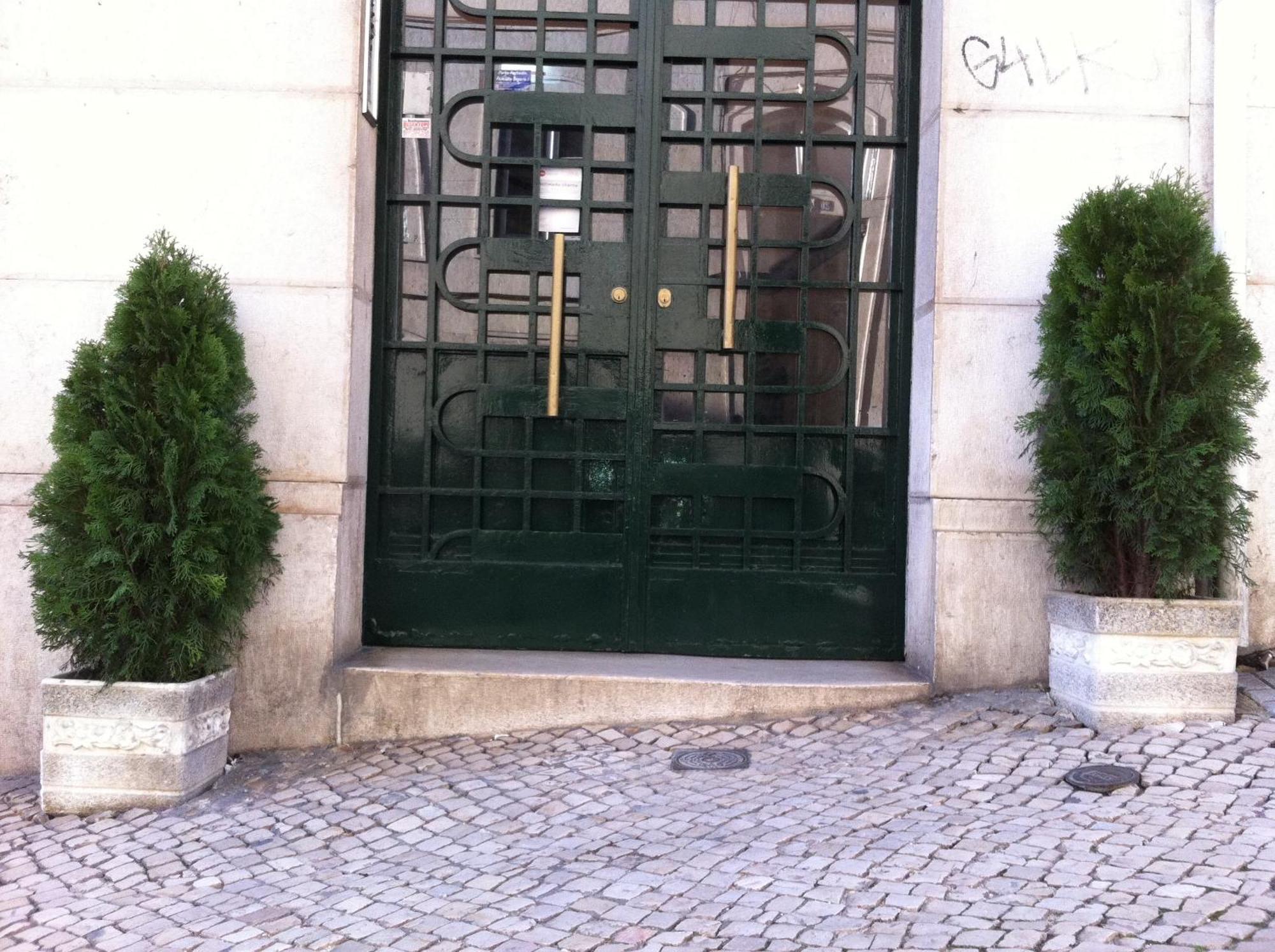 Hotel Residencial Valentina Lissabon Exterior foto Entrance to the Embassy of the Republic of Korea in Lisbon
